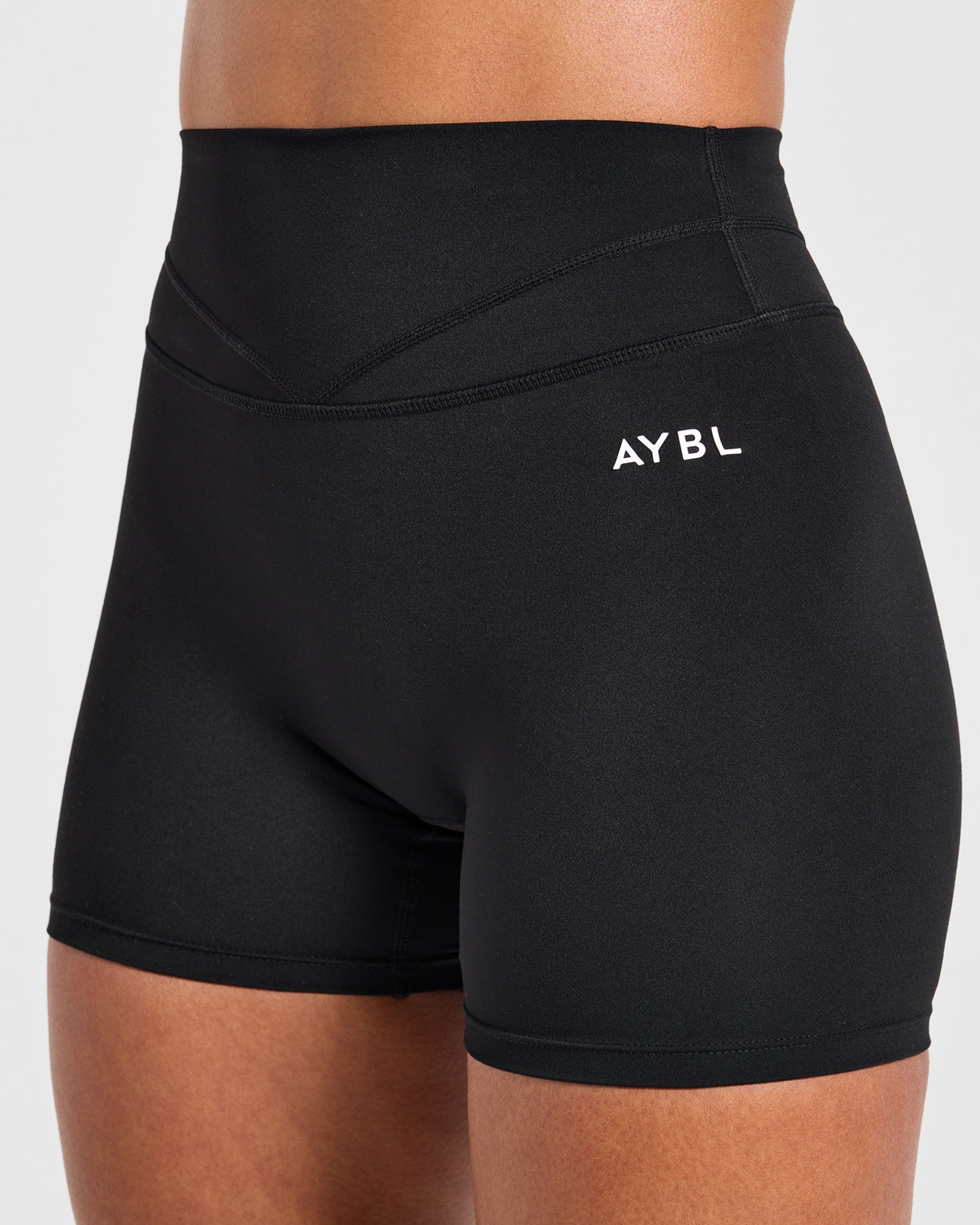 Engage Shorts - Black