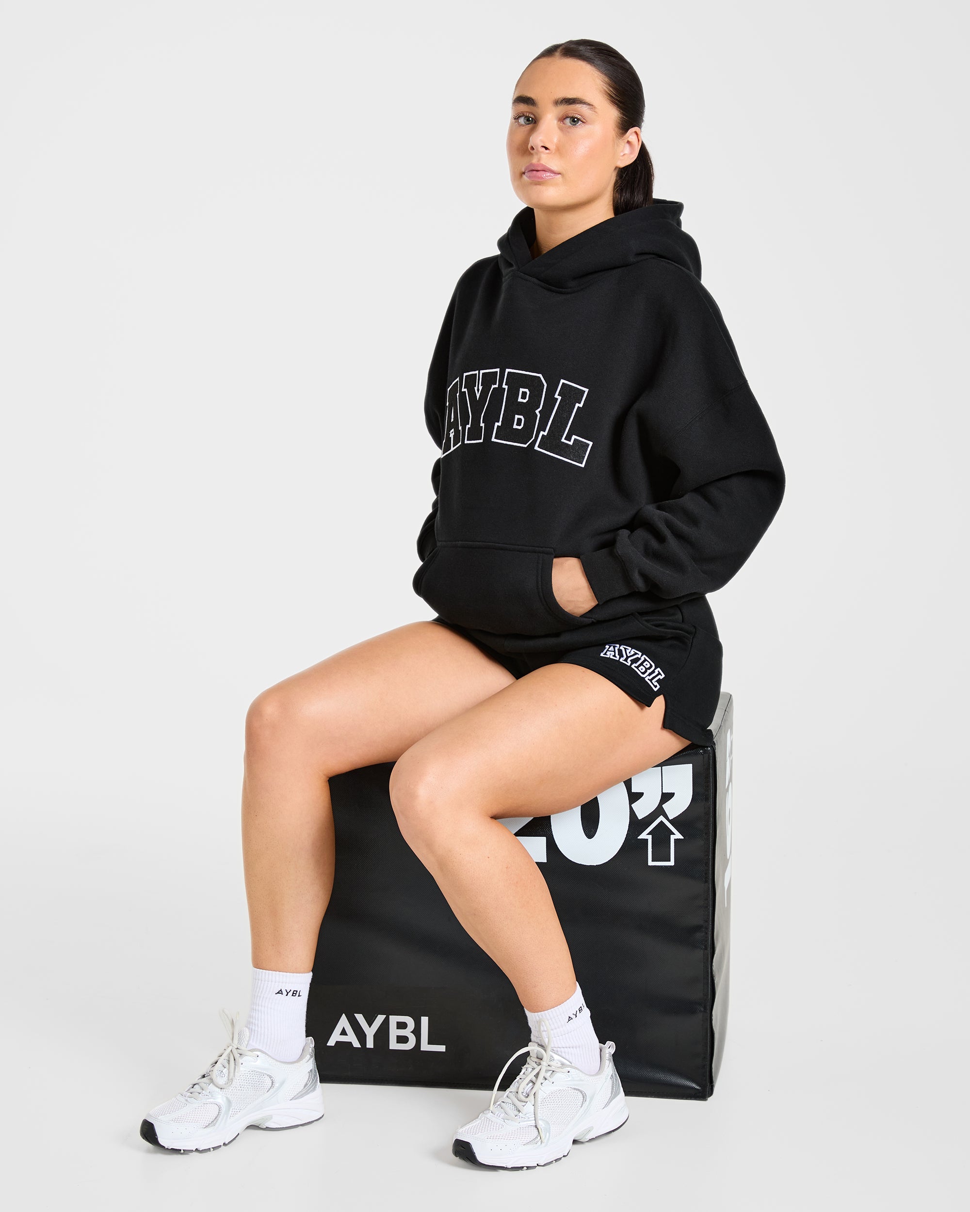 Varsity 2.0 Oversized Shorts - Black