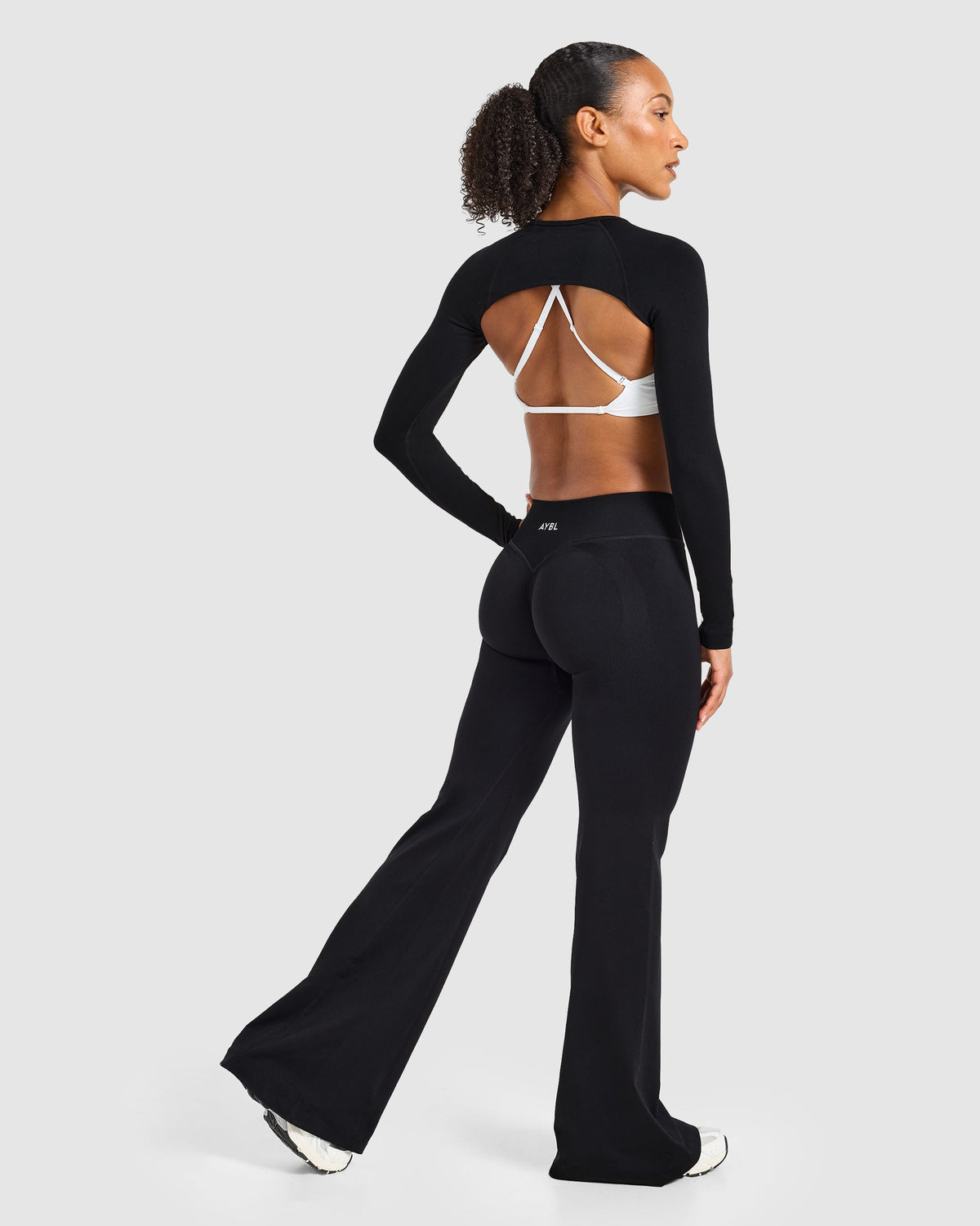 Adapt Seamless Shrug - Black